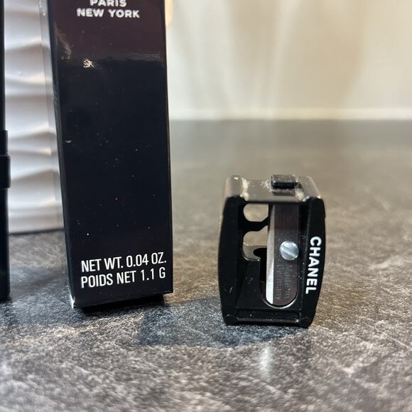 HTF Chanel Le Crayon Levres Precision Lip Definer ROUGE RED #186.002 - Picture 2 of 12